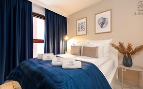 Flatbook - City Center Spa Apartments Waterlane Island